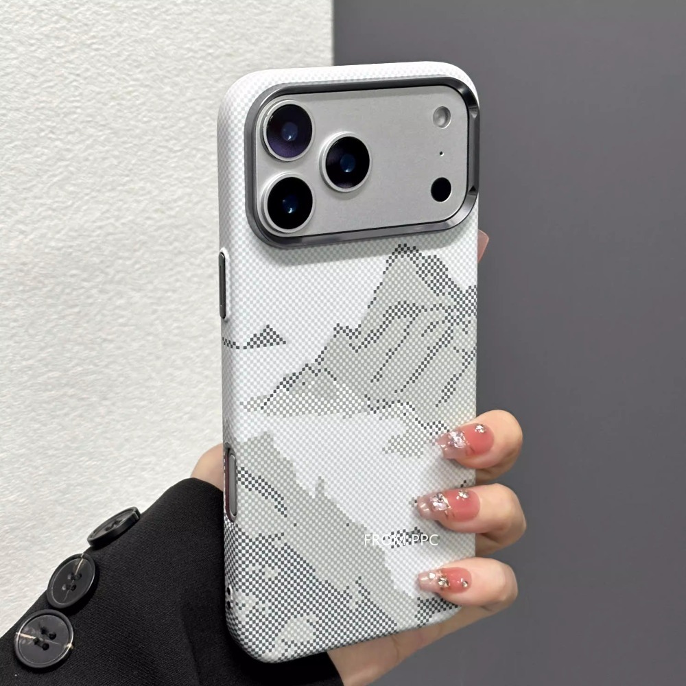 Camera Lens Protector - 雪山マグネットケース iPhone 17 Pro Max用 カーボンファイバー製ハードPC